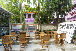 Unclassified image, 2 of 34, button - Spot ON 3978 Hotel Danau Indah (Bekasi)