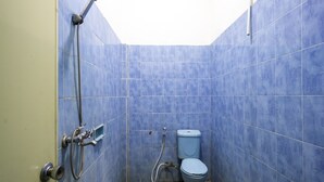 Unclassified image, 3 of 18, button - Spot ON 3978 Hotel Danau Indah (Bekasi)