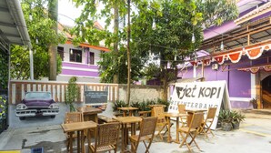 Unclassified image, 2 of 34, button - Spot ON 3978 Hotel Danau Indah (Bekasi)