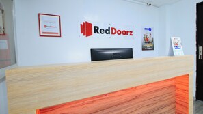 Lobby - Reddoorz Near Zobel Roxas (Makati)
