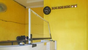 Unclassified image, 2 of 33, button - OYO 3895 D'luck Homestay (Sidoarjo)