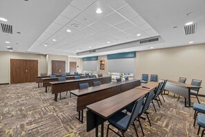 Meeting facility - Hampton Inn Redmond Bend Airport, OR (Redmond)
