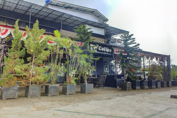 Exterior - OYO 3951 Hotel Tw Rancagoong (Cianjur)
