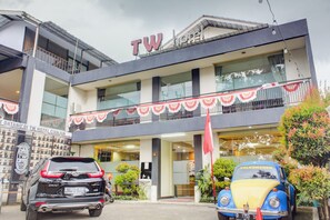Exterior - OYO 3951 Hotel Tw Rancagoong (Cianjur)