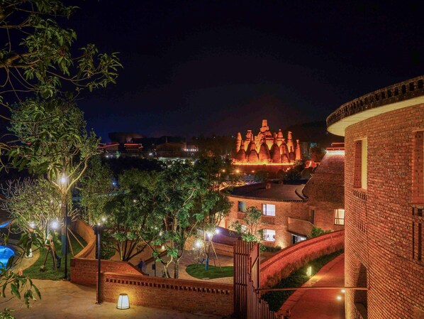 Property grounds - Dongfengyun Hotel Mi'le - Mgallery Collection (Honghe)