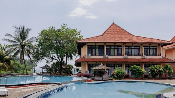 Pool - Reddoorz Plus Near Tugu Mercusuar Anyer (Anyer)