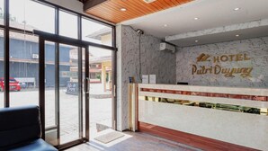 Lobby - Reddoorz Plus Near Tugu Mercusuar Anyer (Anyer)