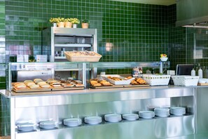 Tägliches kontinentales Frühstück gegen Gebühr