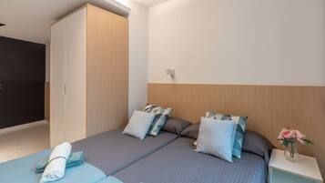 Superior-Doppelzimmer | Daunenbettdecken, Schreibtisch, laptopgeeigneter Arbeitsplatz