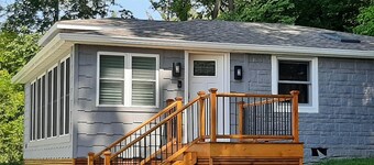 Recently remodeled Nauvoo home, 7 acres on the river