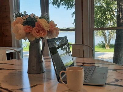 Recently remodeled Nauvoo home, 7 acres on the river