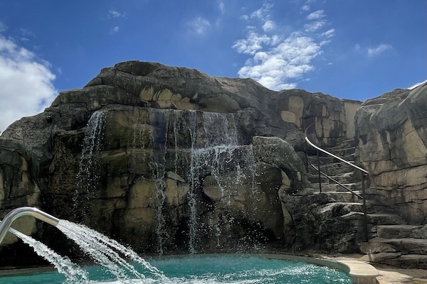 Piscine extérieure, piscine chauffée
