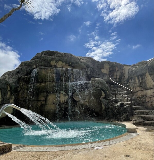 Outdoor pool, a heated pool - MOBILE HOME R10 ALL COMFORT - 5* CAMPSITE (Quimper)