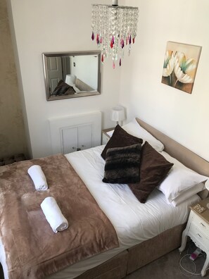 1 bedroom, iron/ironing board, free WiFi, bed sheets