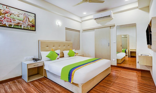 Standard Double or Twin Room | Desk, iron/ironing board, free WiFi, bed sheets