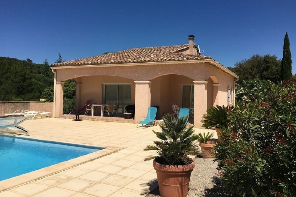 Villa Tout Confort Avec Piscine Privée à Deux pas des Cascades du Sautadet