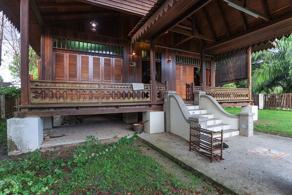 Exterior - OYO 90256 Rb Beach Homestay (Alor Gajah)