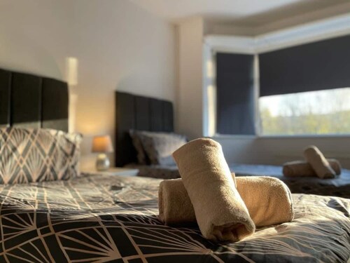 Clean and Secure Contractor Housing *free parking*