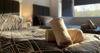 Clean and Secure Contractor Housing *free parking*