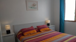 2 Schlafzimmer, BĂŒgeleisen/BĂŒgelbrett, Reisekinderbett, kostenloses WLAN