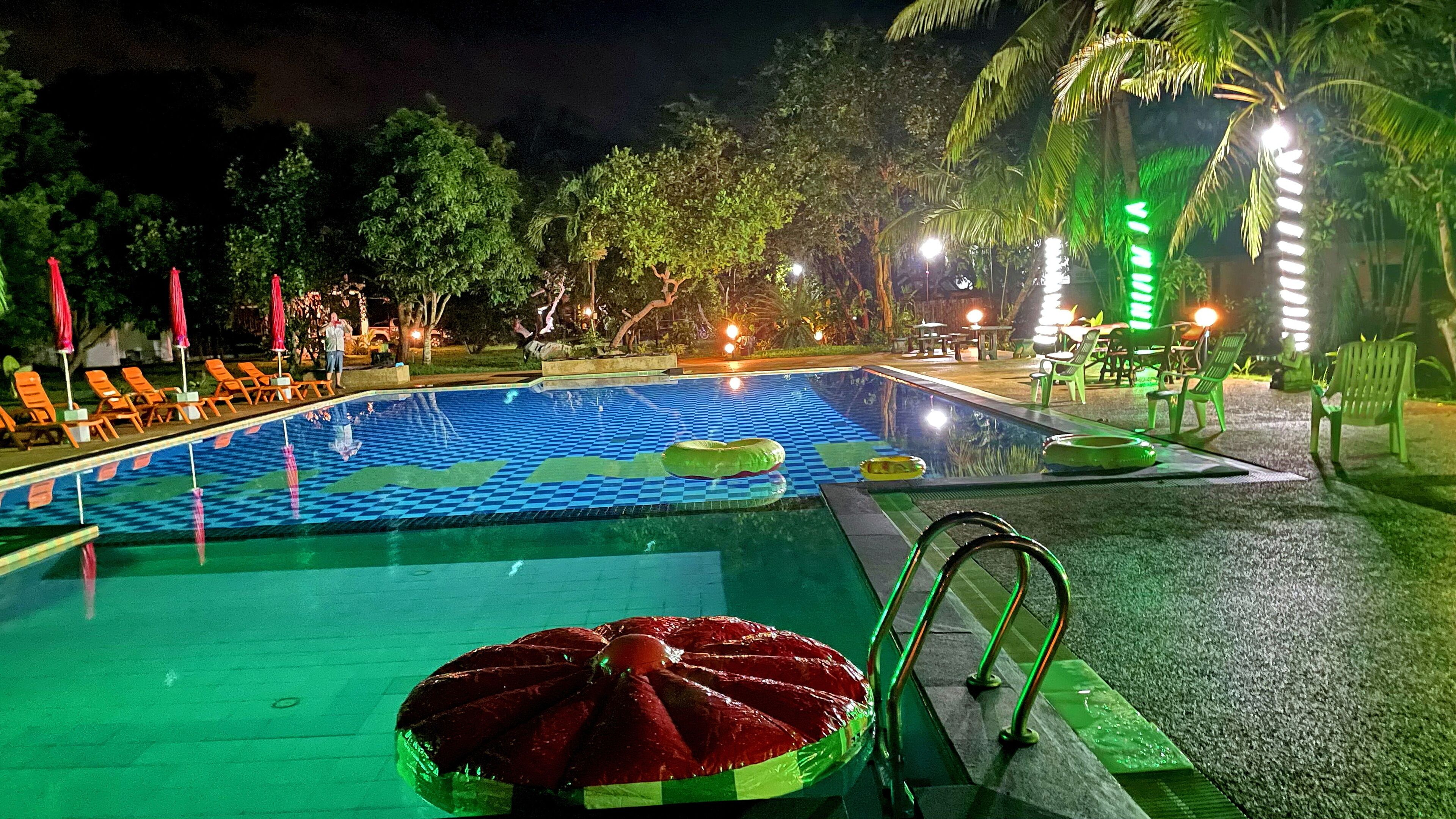 حمام سباحة