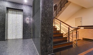 Lift - Treebo Calista, Patel Nagar (Dehradun)