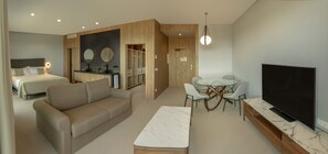 Caja de seguridad en la habitación y escritorio 