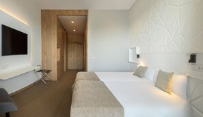 In-room safe, desk, laptop workspace, soundproofing - Hotel AJ Gran Alacant (Santa Pola)