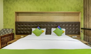 Standard Double Room | Desk, iron/ironing board, free WiFi, bed sheets