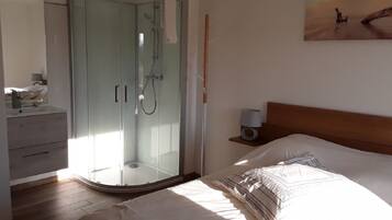 3 chambres, Wi-Fi gratuit, draps fournis