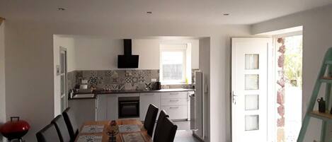 Fridge, microwave, dishwasher, coffee/tea maker