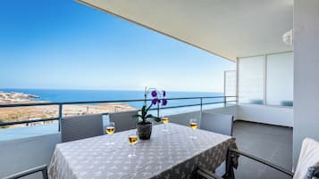 Apartment - 4 people -1 Bedroom - Pool view | Terrace/patio