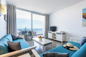 Apartment - 4 people -1 Bedroom - Pool view | Wohnbereich