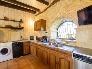 Réfrigérateur, micro-ondes, four, lave-vaisselle