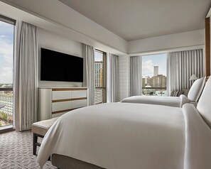Deluxe Room, 2 Double Beds, Hearing Accessible, River View - Four Seasons Hotel New Orleans (New Orleans)