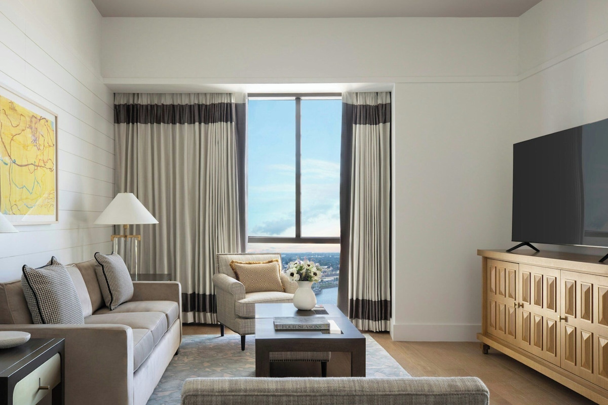 Hochwertige Bettwaren, Daunenbettdecken, Pillowtop-Betten, Minibar