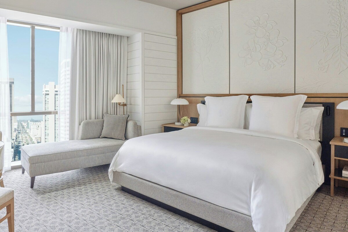 Hochwertige Bettwaren, Daunenbettdecken, Pillowtop-Betten, Minibar
