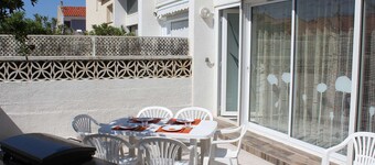 Cozy Renovated House, 100m from Beach, 6 Guests, Terrace, Garage