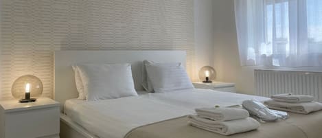 Apartment, 1 Bedroom | Premium bedding, down comforters, memory foam beds, in-room safe