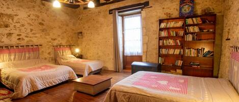 2 bedrooms, free WiFi