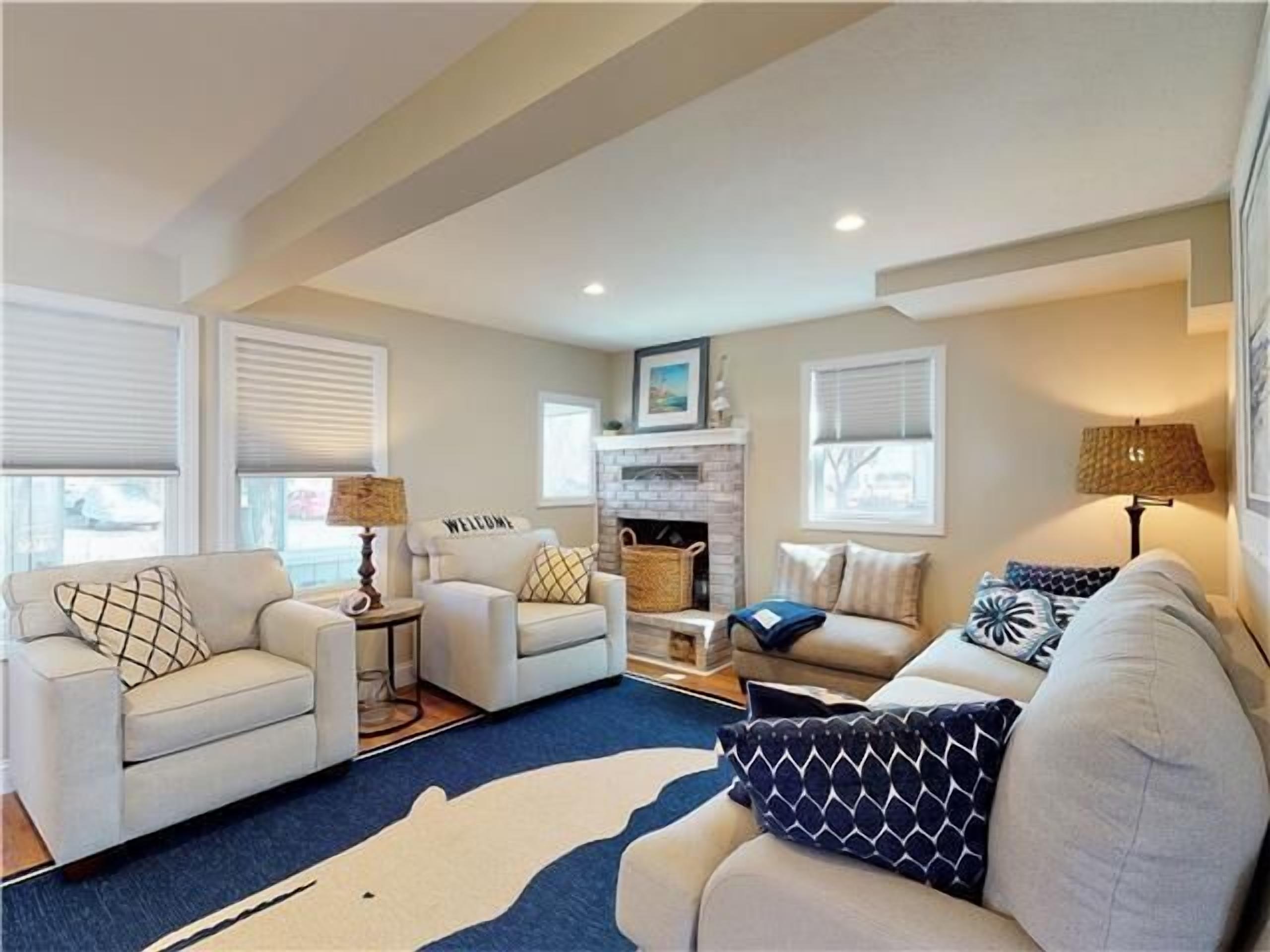 Seas The Day | 3 Minute Walk to Beach | Outdoor Shower | Bayley Vacation Rentals