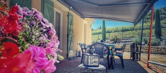 Casa rural con aire acondicionado y bicicletas, cerca de Neuvic