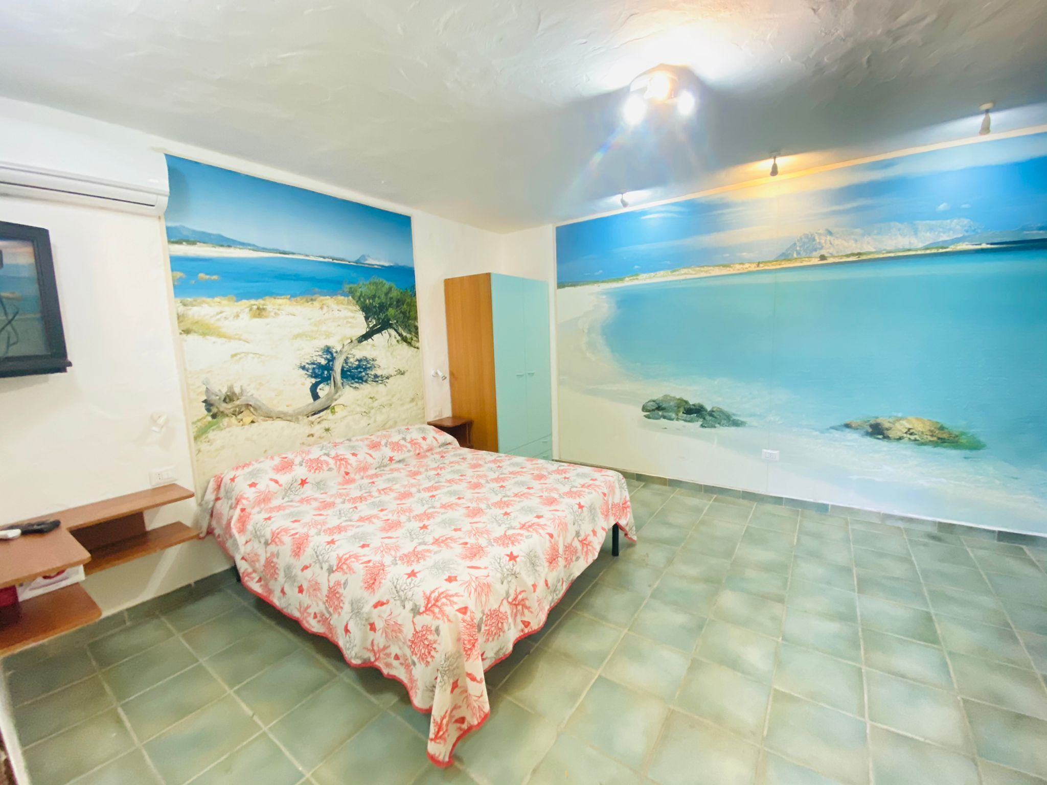 Studio | Bàn ủi/dụng cụ ủi quần áo, bộ trải giường 