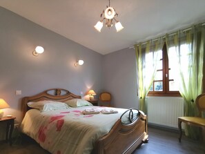 3 chambres, Wi-Fi gratuit, draps fournis