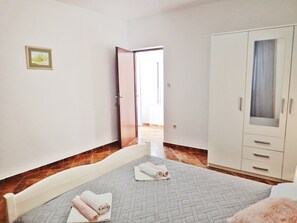 2 chambres, lit de bébé portatif, accès au Wi-Fi (inclus)
