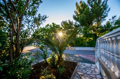 Apartment with garden near the beach