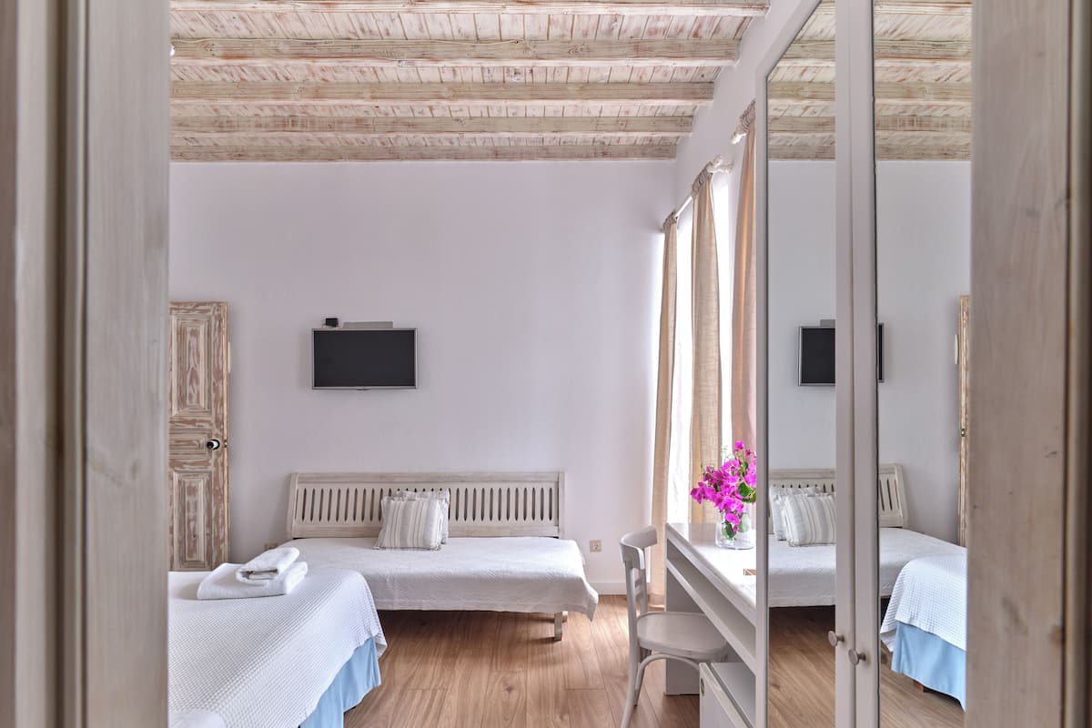 Downtown Suite | 1 soveværelse, premium-sengetøj, pengeskab på værelset, lydisolering