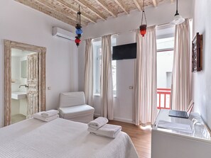 Downtown Suite | Hochwertige Bettwaren, Zimmersafe, schallisolierte Zimmer