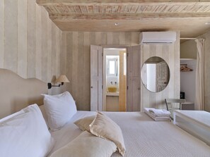 Premium bedding, in-room safe, soundproofing, iron/ironing board - La Maison Kalogera (Mykonos)