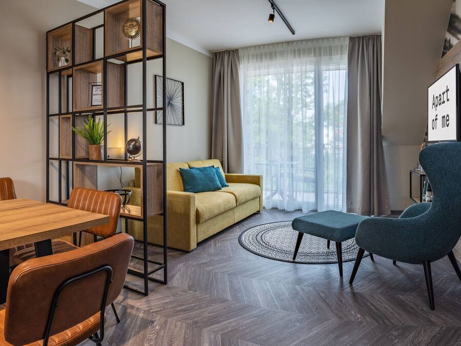 Superior Apartment, Non Smoking (inklusive Cleaning Fee EUR 89) | Área de estar | TV de tela plana 32 polegadas com canais a cabo, TV